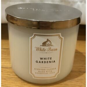 New White Barn 14.5 oz White Gardenia Candle